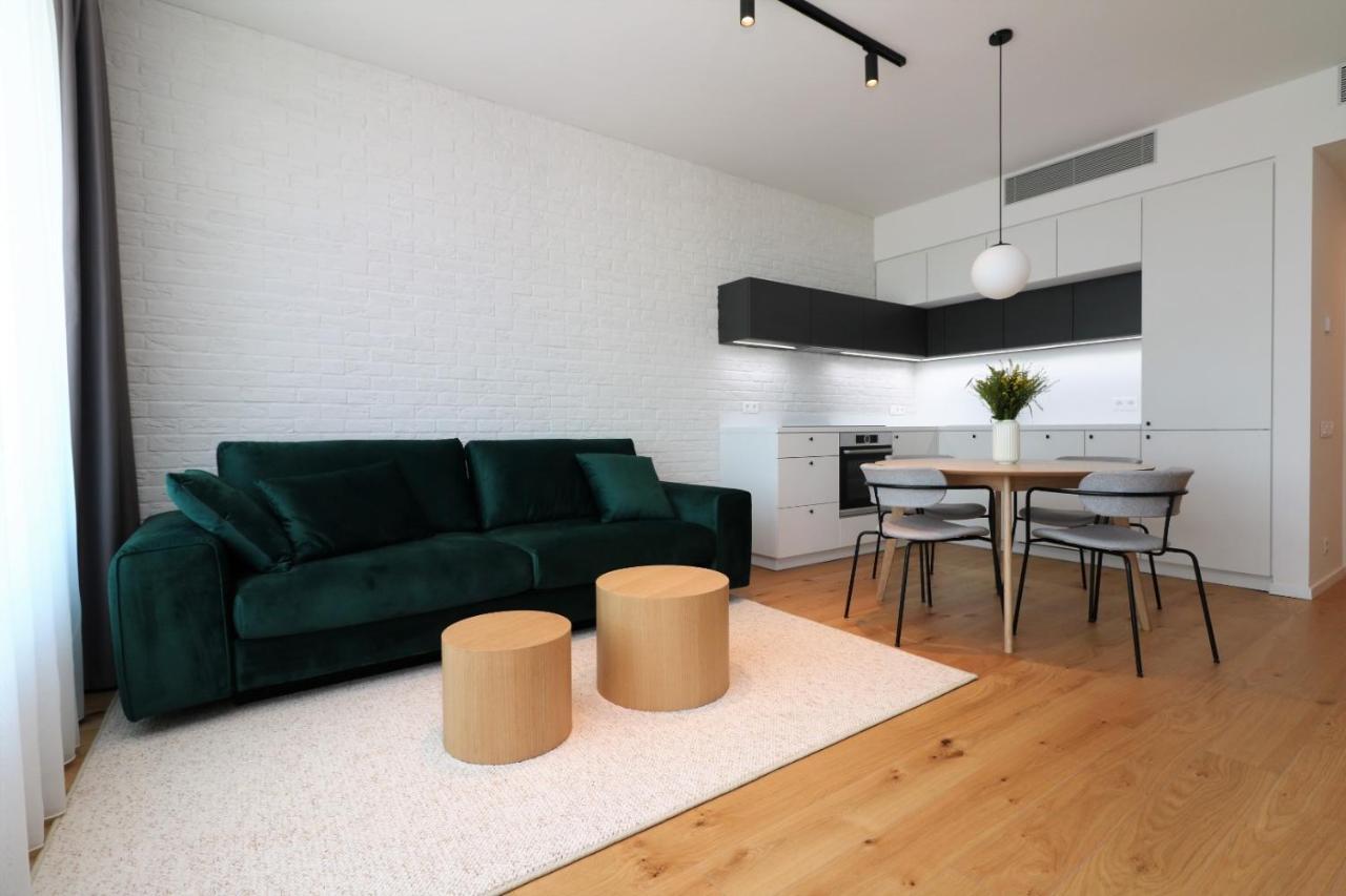 Sky Park New 1-Bedroom Apartment Bratislava Eksteriør billede